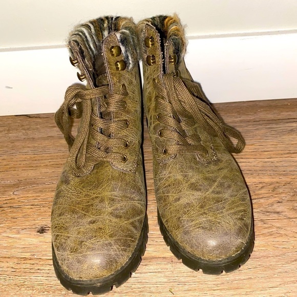 Groove distressed vegan leather ankle combat boot multicolour knit cuff S 9 - Picture 2 of 6